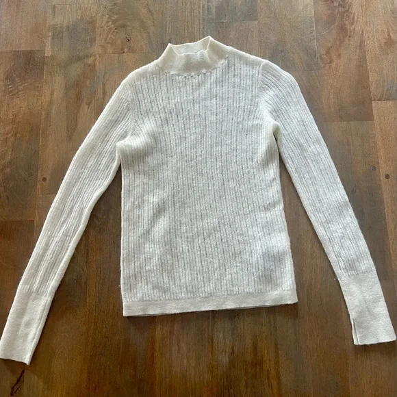 White Ribbed Knit Sweater - Picture 2 of 7